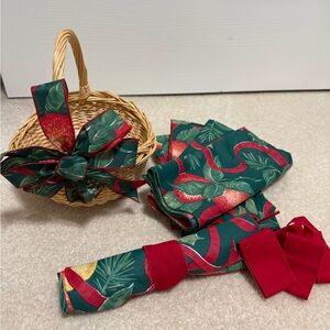 Holiday Print Dinner Cloth Napkins with basket with matching bow